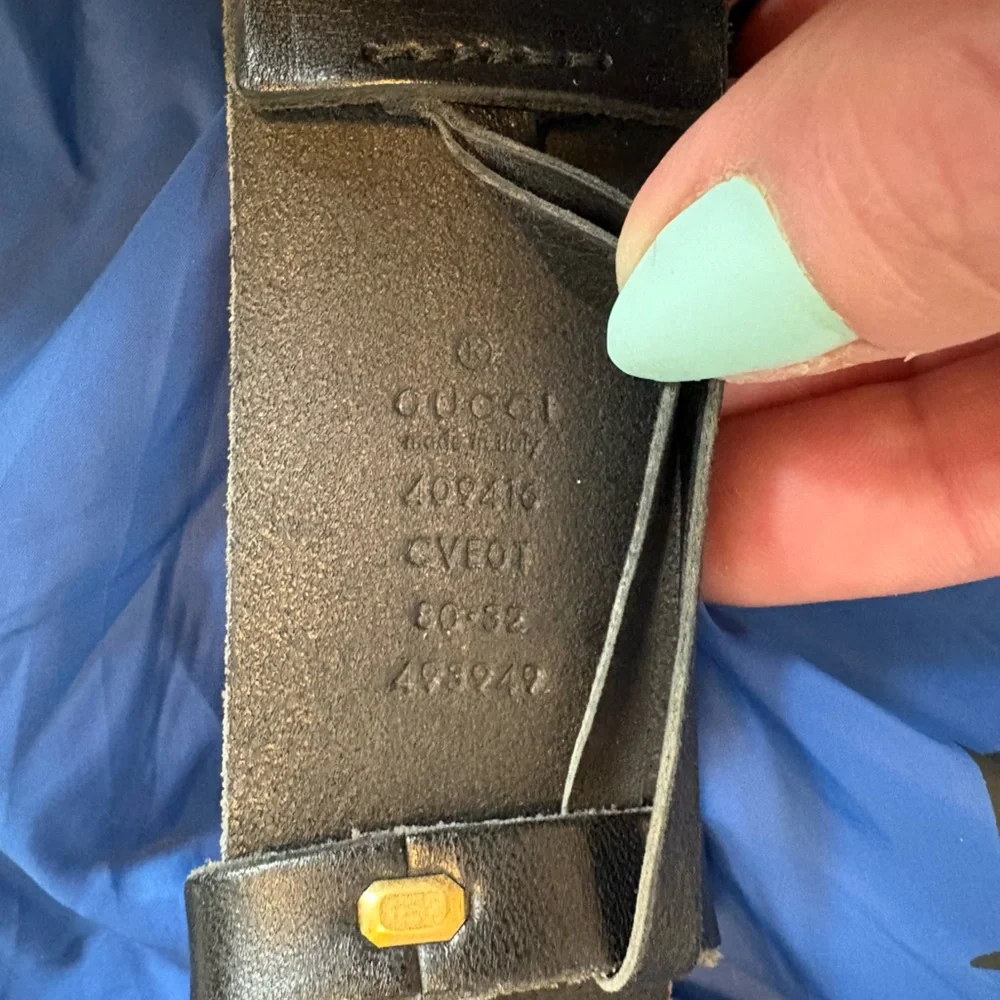 Gucci Women's Black GG Logo Leather Belt Gold Buckle Adjustable Authentic - Picture 4 of 5